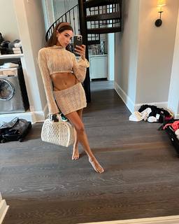 Olivia Culpo feet photo thumbnail