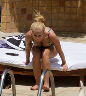 Tulisa feet photo thumbnail