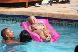 Tulisa feet photo thumbnail