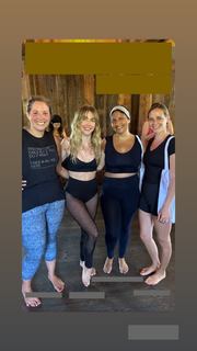 Julianne Hough feet photo thumbnail