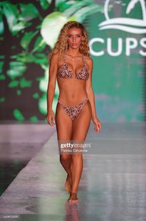 Jena Frumes feet photo thumbnail