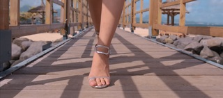 Kriti Sanon feet photo thumbnail