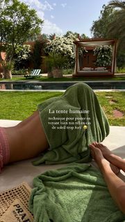 Iris Mittenaere feet photo thumbnail