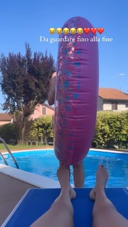 Ludovica Pagani feet photo thumbnail