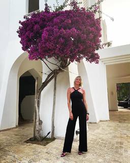 Federica Pellegrini feet photo thumbnail