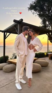 Izabel Goulart feet photo thumbnail