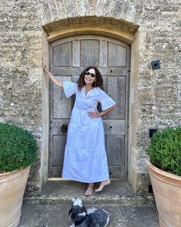 Minnie Driver feet photo thumbnail