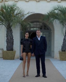 Olivia Culpo feet photo thumbnail
