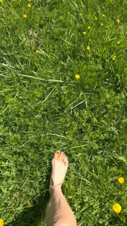 Naomi Watts feet photo thumbnail