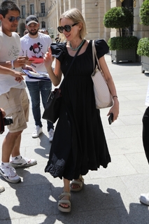 Naomi Watts feet photo thumbnail