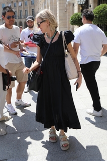 Naomi Watts feet photo thumbnail