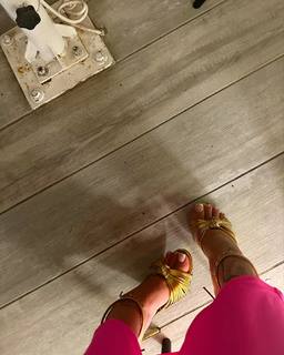 Victoria Waldrip feet photo thumbnail