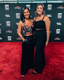 Megan Olivi feet photo thumbnail