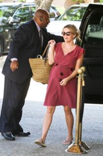 Reese Witherspoon feet photo thumbnail