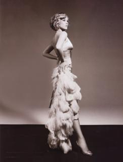 Christina Applegate feet photo thumbnail