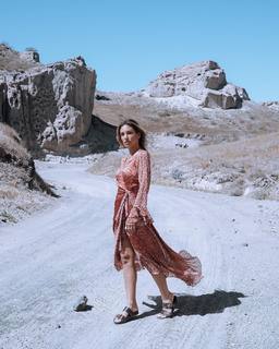 Athina Oikonomakou feet photo thumbnail