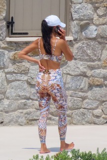 Nicole Scherzinger feet photo thumbnail
