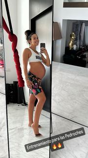 Cristina Pedroche feet photo thumbnail