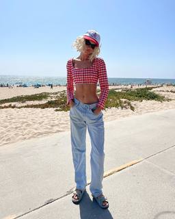Elsa Hosk feet photo thumbnail