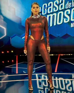 Galilea Montijo feet photo thumbnail