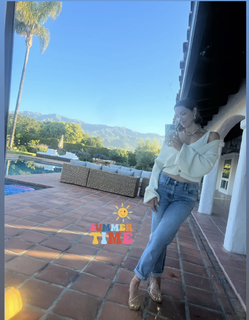 Katharine McPhee feet photo thumbnail
