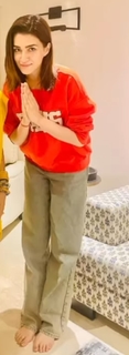 Kriti Sanon feet photo thumbnail