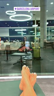Kino MacGregor feet photo thumbnail