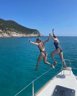 AnnaSophia Robb feet photo thumbnail