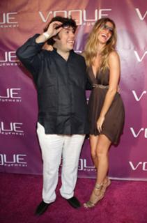 Gisele Bündchen feet photo thumbnail