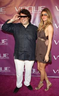Gisele Bündchen feet photo thumbnail