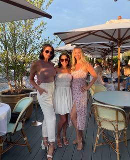 Lea Michele feet photo thumbnail