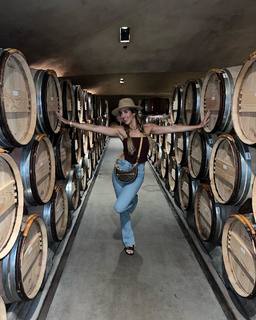 Chelsea Green feet photo thumbnail