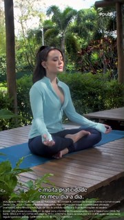 Larissa Manoela feet photo thumbnail