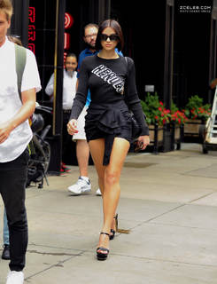 Dua Lipa feet photo thumbnail