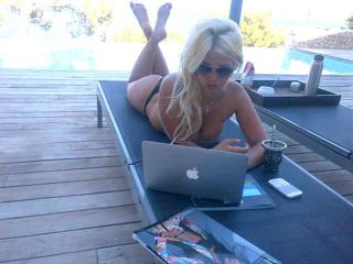 Wanda Nara feet photo thumbnail