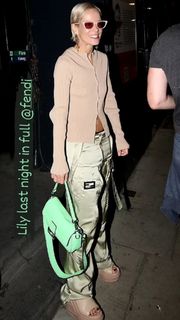 Lily Allen feet photo thumbnail