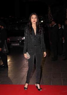 Anushka Sharma feet photo thumbnail