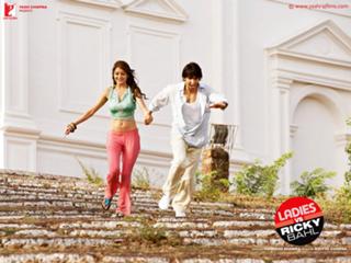 Anushka Sharma feet photo thumbnail