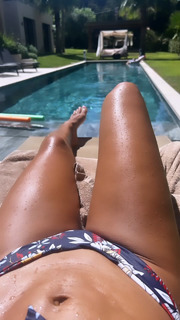 Christina Milian feet photo thumbnail