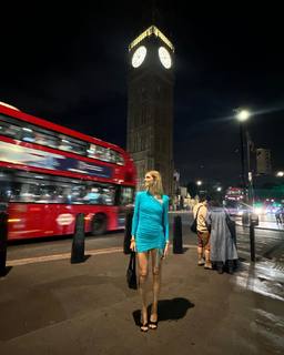 Chiara Ferragni feet photo thumbnail