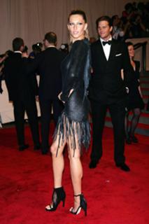 Gisele Bündchen feet photo thumbnail