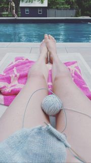 Amanda Seyfried feet photo thumbnail