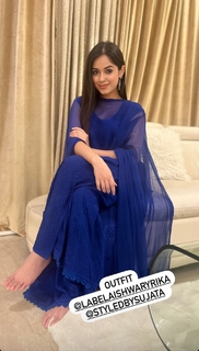 Jannat Zubair Rahmani feet photo thumbnail