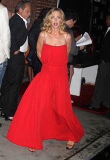 Uma Thurman feet photo thumbnail