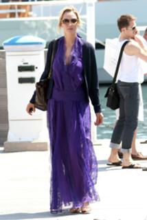 Uma Thurman feet photo thumbnail