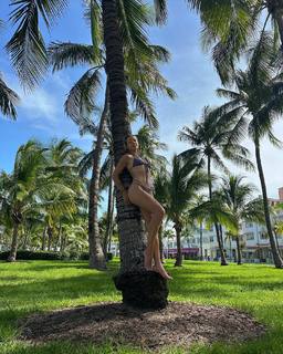 Charly Jordan feet photo thumbnail