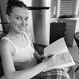 Millie Bobby Brown feet photo thumbnail
