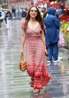 Myleene Klass feet photo thumbnail