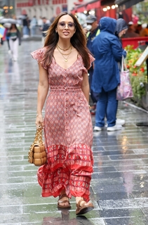 Myleene Klass feet photo thumbnail