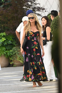 Heidi Klum feet photo thumbnail